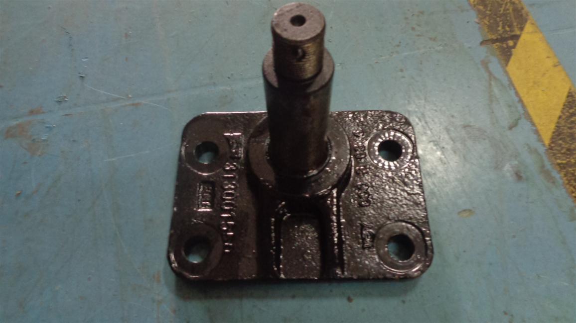 Bracket-steering intermediate rocker arm-1